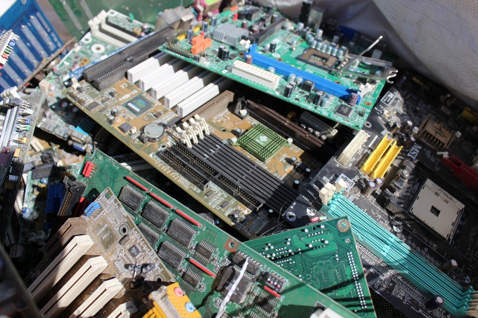 23-3-datoru-elektroplates.jpg
